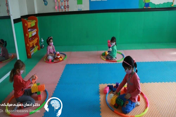 تاثیر بیشحسی و کمحسی بر روابط اجتماعی کودک